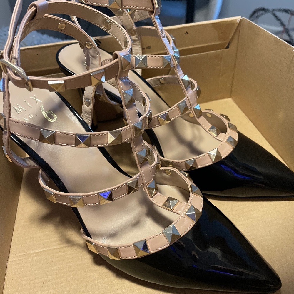 Black & beige Mix No. 6 Liraven Pump.
